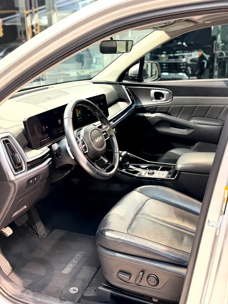 2024 Kia Sorento EX - GCC Specs - Brand New! - Image 17