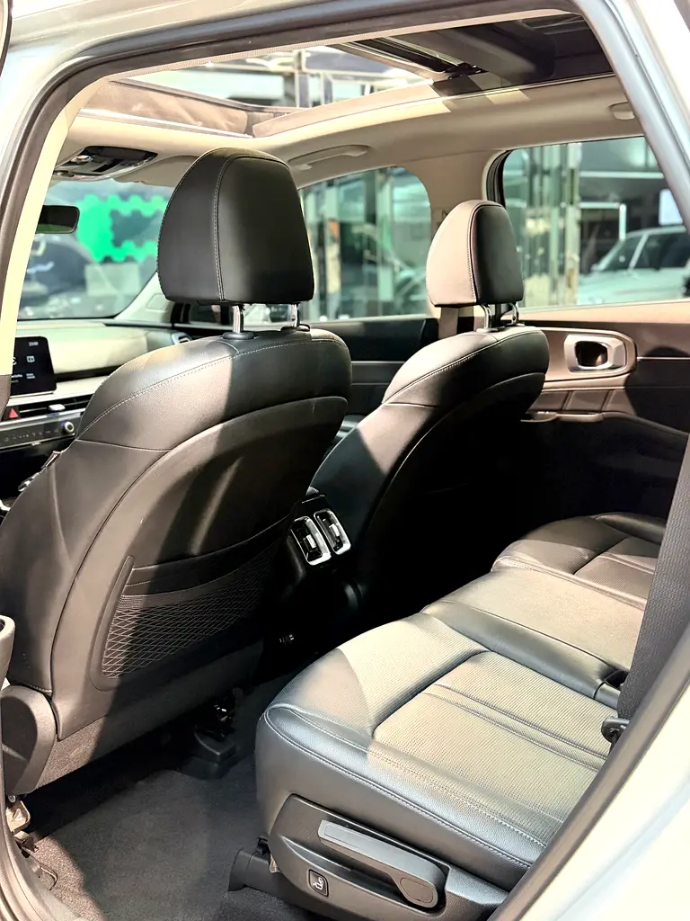 2024 Kia Sorento EX - GCC Specs - Brand New! - Image 18