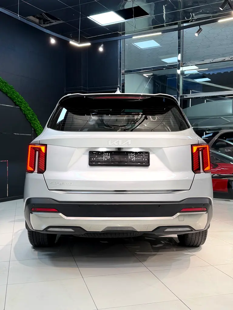 2024 Kia Sorento EX - GCC Specs - Brand New! - Image 6