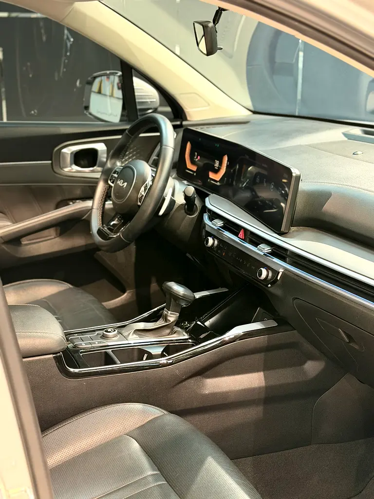 2024 Kia Sorento EX - GCC Specs - Brand New! - Image 8