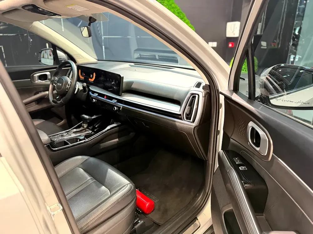 2024 Kia Sorento EX - GCC Specs - Brand New! - Image 9