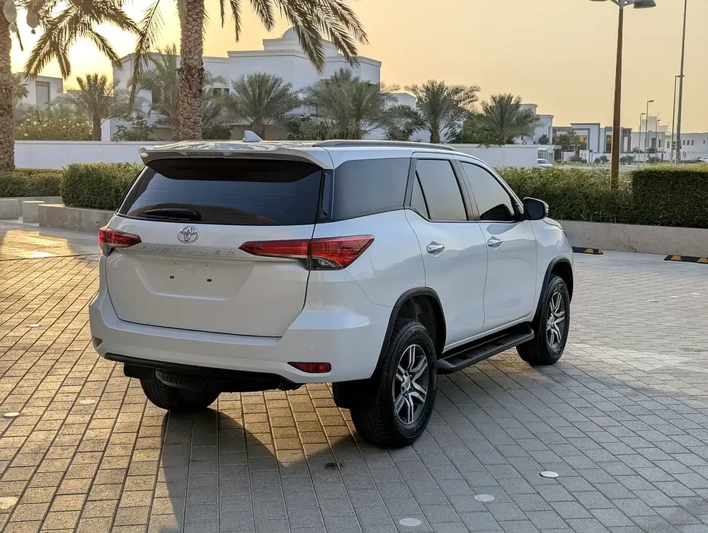 2023 Toyota Fortuner EXR - V4 2.7L 4X4 - Original Paint - GCC Specs - Like New! - Image 16