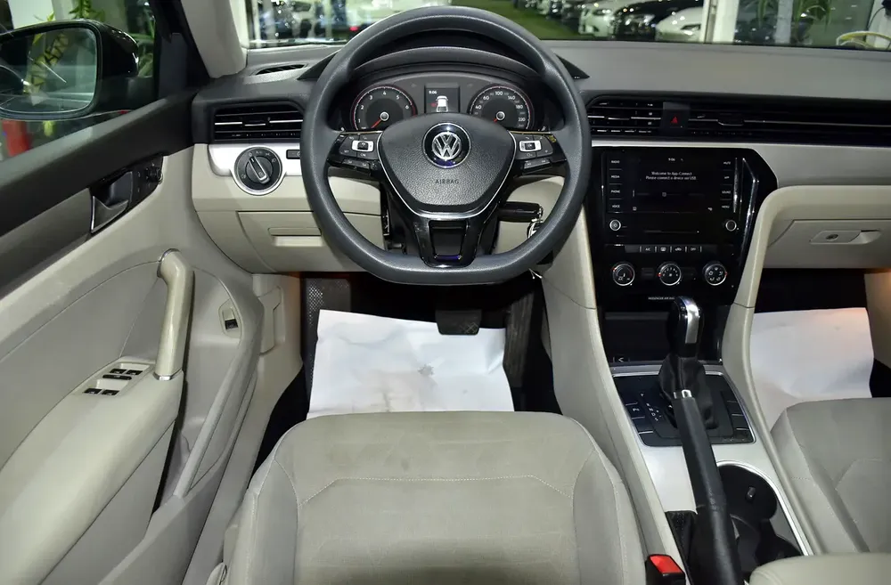 AED 684 EMi at 0% DP | Volkswagen Passat ( 2020 Model ) in Black Color GCC Specs - Image 12