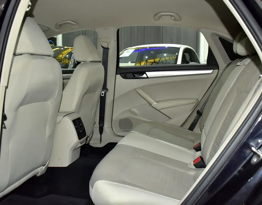 AED 684 EMi at 0% DP | Volkswagen Passat ( 2020 Model ) in Black Color GCC Specs - Image 15