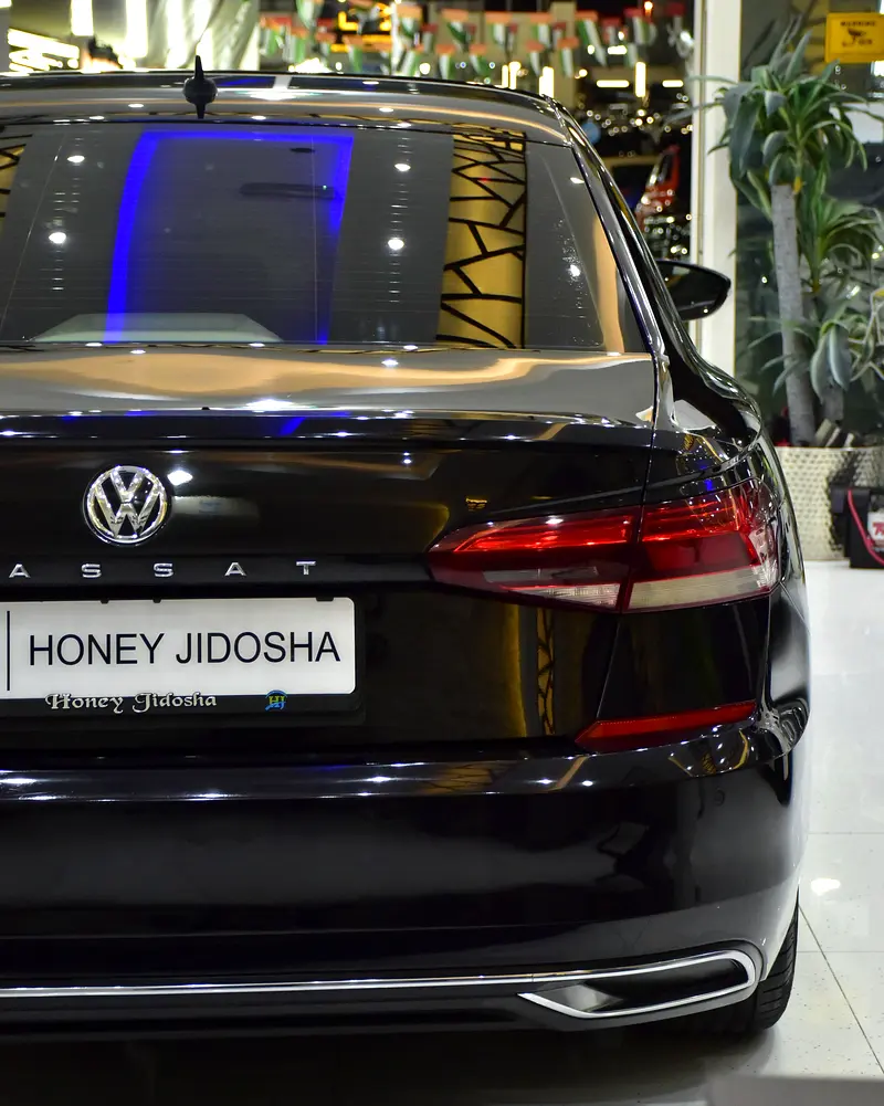 AED 684 EMi at 0% DP | Volkswagen Passat ( 2020 Model ) in Black Color GCC Specs - Image 9