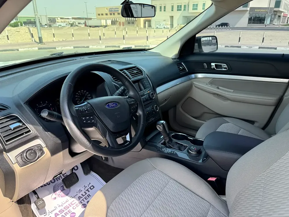 Ford Explorer 2018 XLT full service history - Image 10