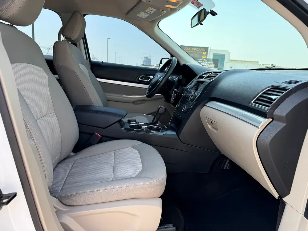 Ford Explorer 2018 XLT full service history - Image 8