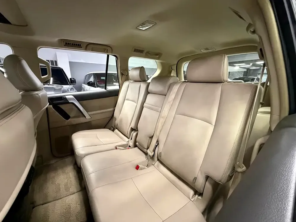 1 Owner | Agency Service History | Leather | Sunroof | GCC Specs - Image 17