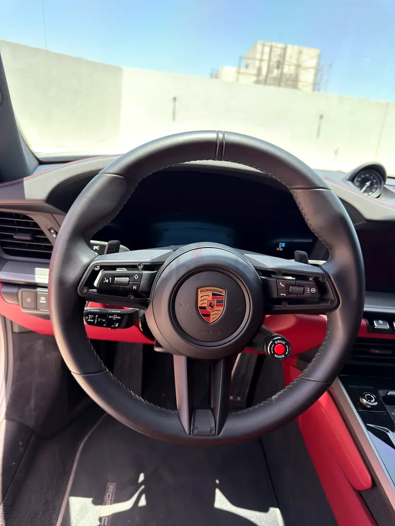 Porsche 911 Carrera 2025 GCC | Agency Warranty  Service Package | No accidents | No Paint - Image 11