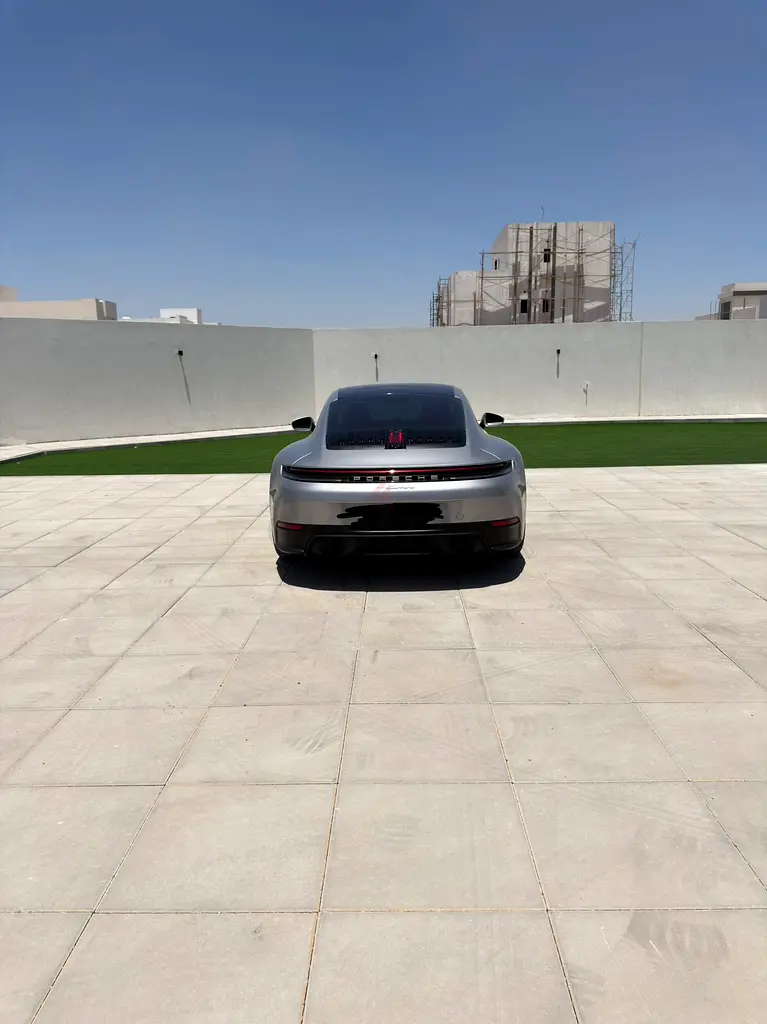 Porsche 911 Carrera 2025 GCC | Agency Warranty  Service Package | No accidents | No Paint - Image 5