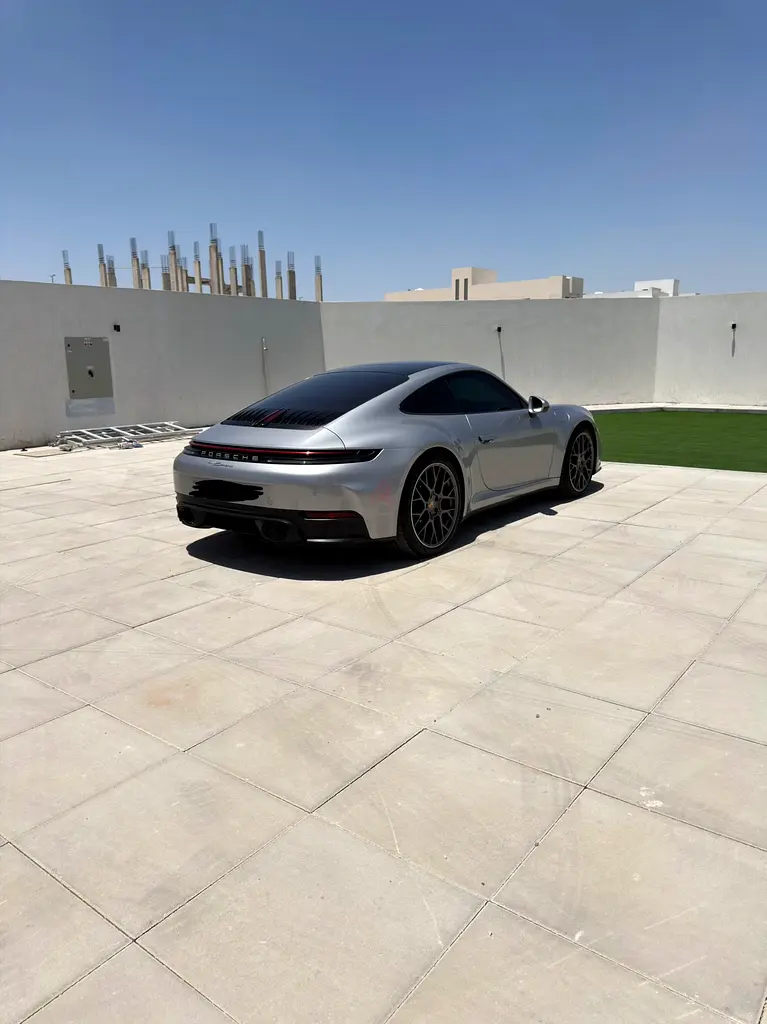 Porsche 911 Carrera 2025 GCC | Agency Warranty  Service Package | No accidents | No Paint - Image 7