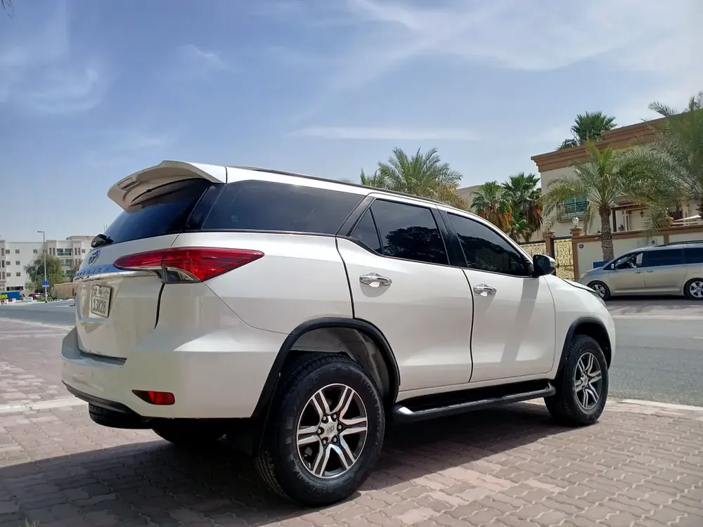 Toyota Fortuner EXR 2018 - GCC Specs - Well Maintained - Image 4