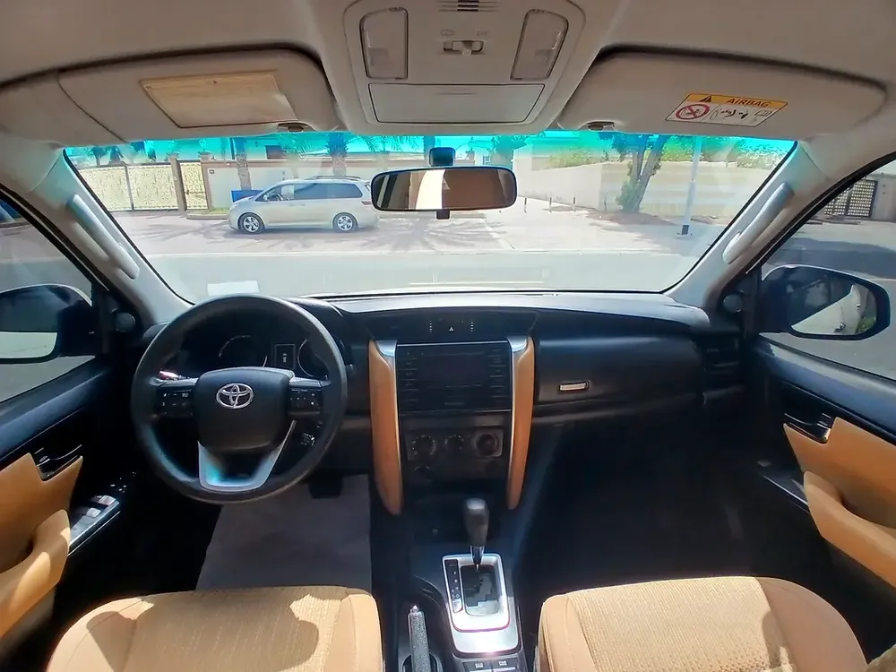 Toyota Fortuner EXR 2018 - GCC Specs - Well Maintained - Image 8
