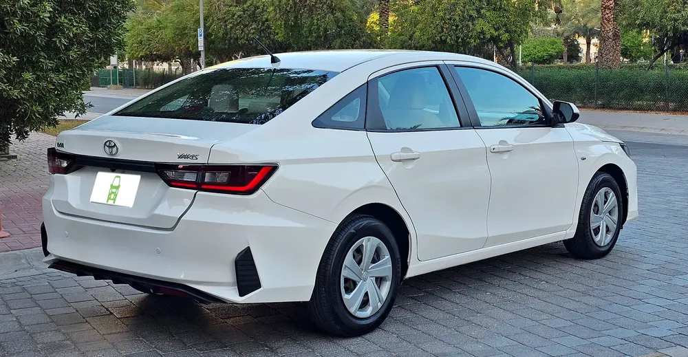 TOYOTA YARIS 1.5 # 2023 GCC # WELL MAINTAINED CAR FOR SALE. - Image 5