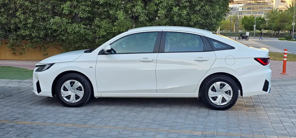 TOYOTA YARIS 1.5 # 2023 GCC # WELL MAINTAINED CAR FOR SALE. - Image 9