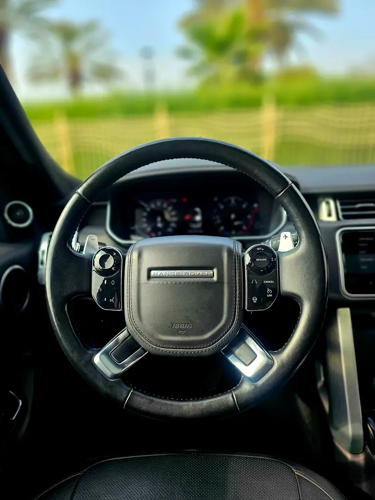 Range Rover vogue SD V8 Diesel Engine European space clean title 2021 - Image 14