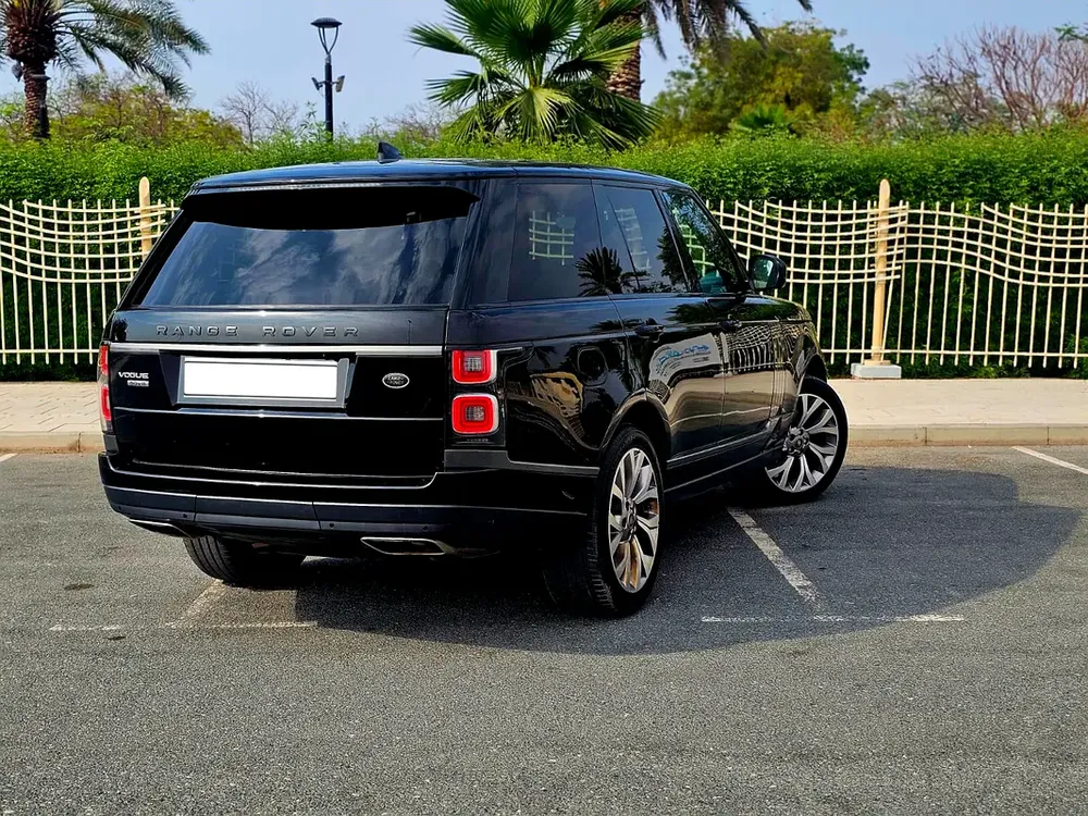 Range Rover vogue SD V8 Diesel Engine European space clean title 2021 - Image 5