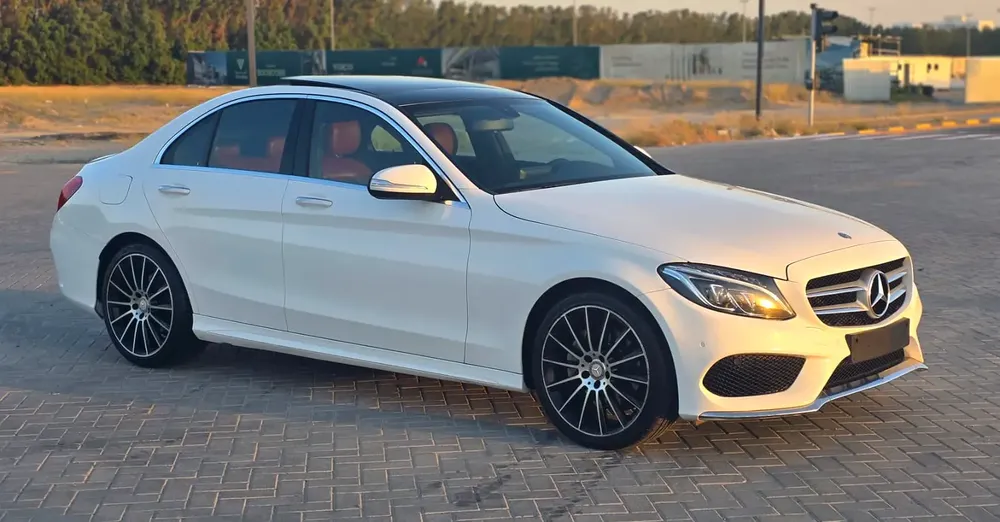 Mercedes-Benz C-Class C200 2015 GCC Specs - Pristine Condition - Image 4