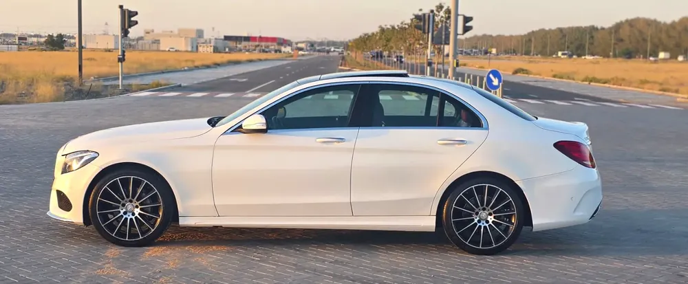 Mercedes-Benz C-Class C200 2015 GCC Specs - Pristine Condition - Image 5