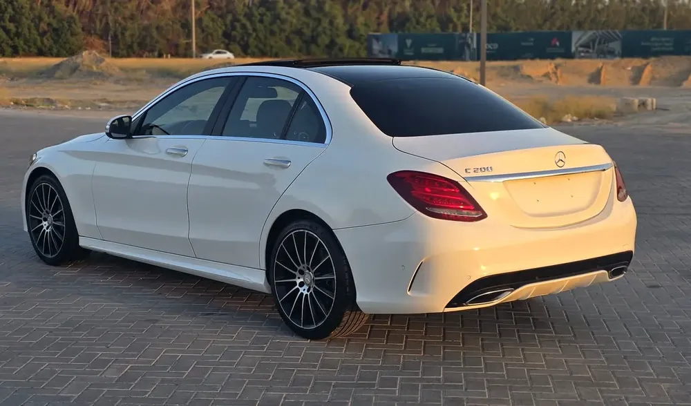 Mercedes-Benz C-Class C200 2015 GCC Specs - Pristine Condition - Image 8