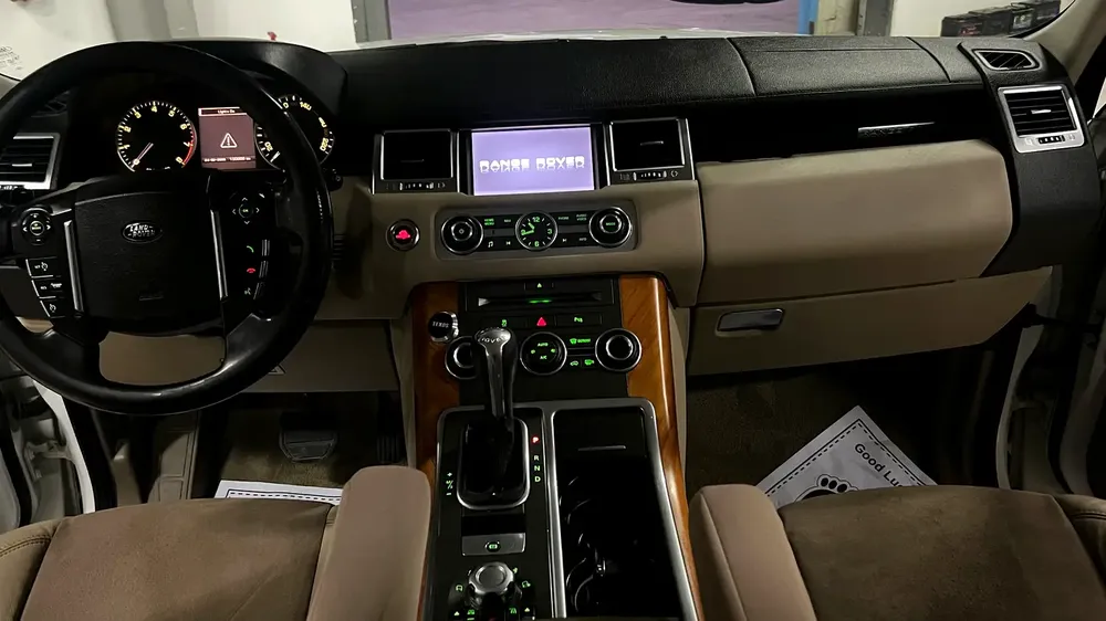 Land Rover Range Rover Sport HSE 2011 - GCC Specs - Well Maintained - Image 10