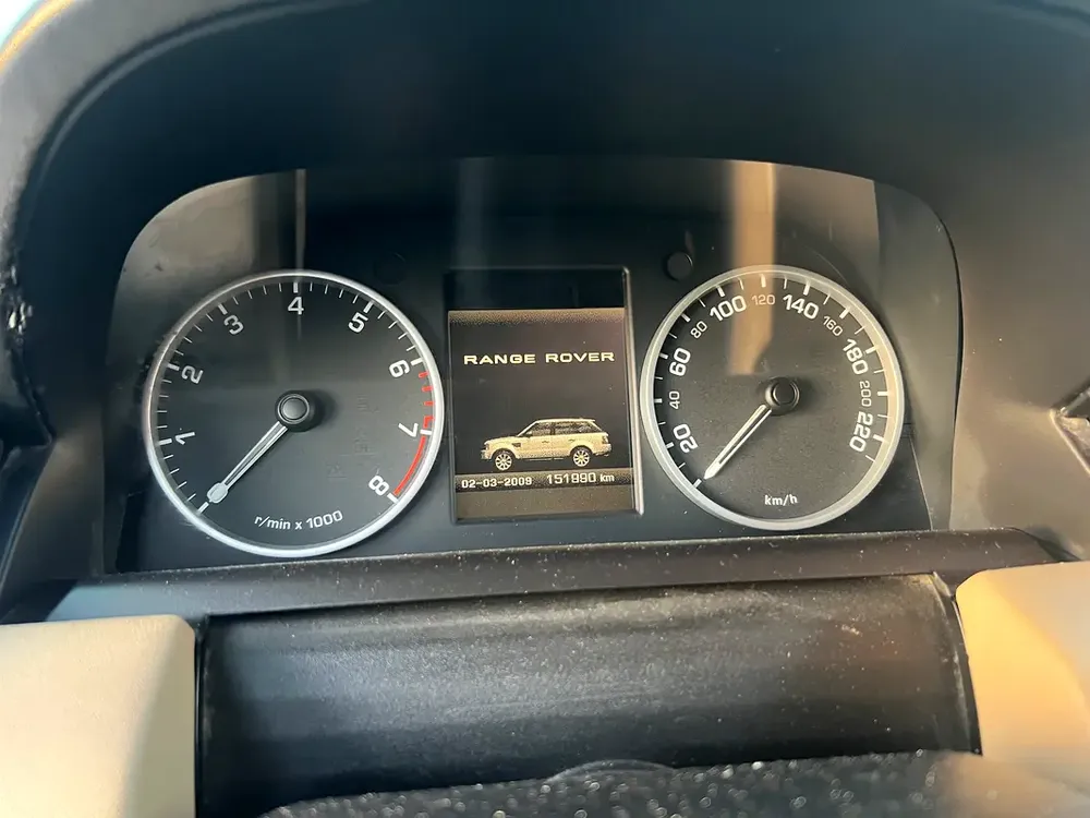 Land Rover Range Rover Sport HSE 2011 - GCC Specs - Well Maintained - Image 16