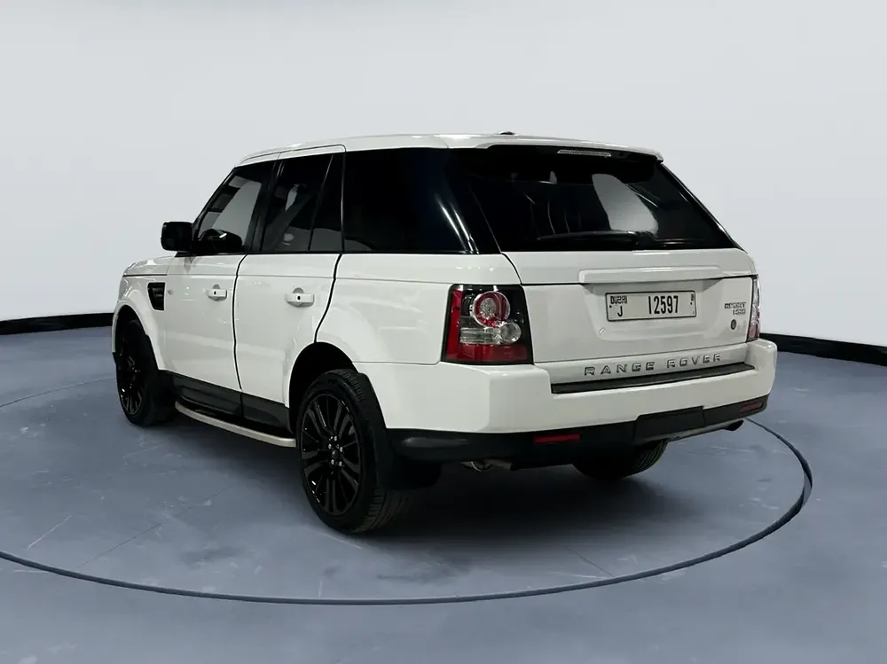 Land Rover Range Rover Sport HSE 2011 - GCC Specs - Well Maintained - Image 5