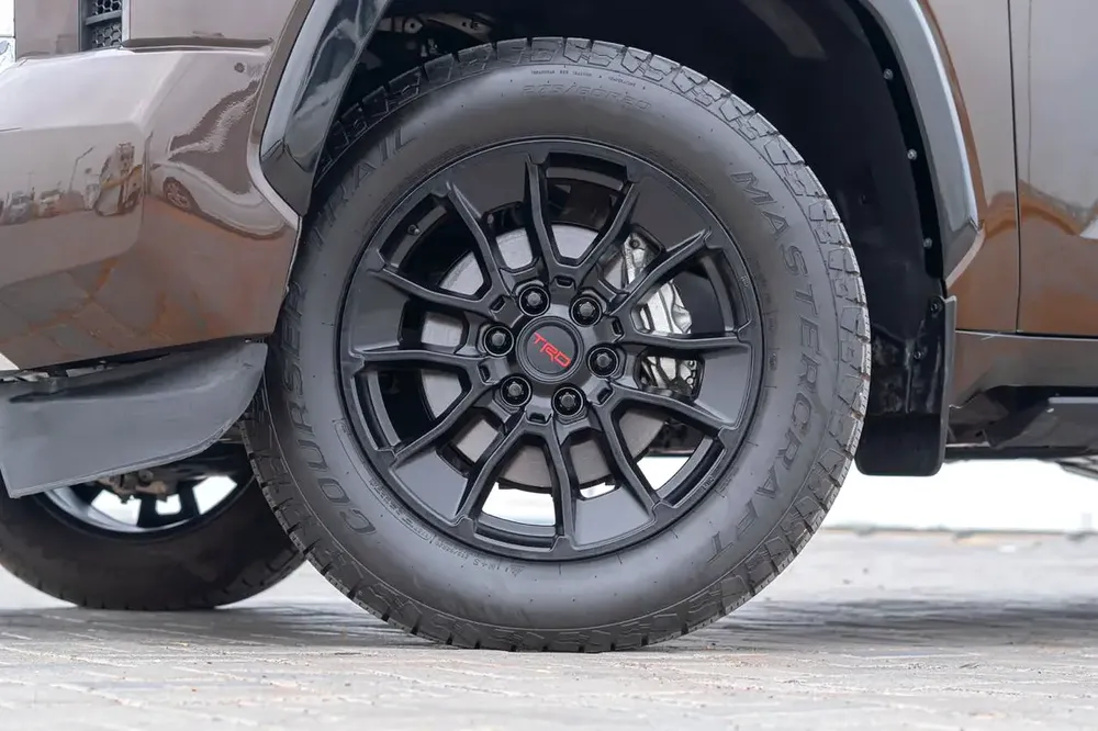 2024 Toyota Tundra Crewmax Limited - American Specs - Brand New - Image 5