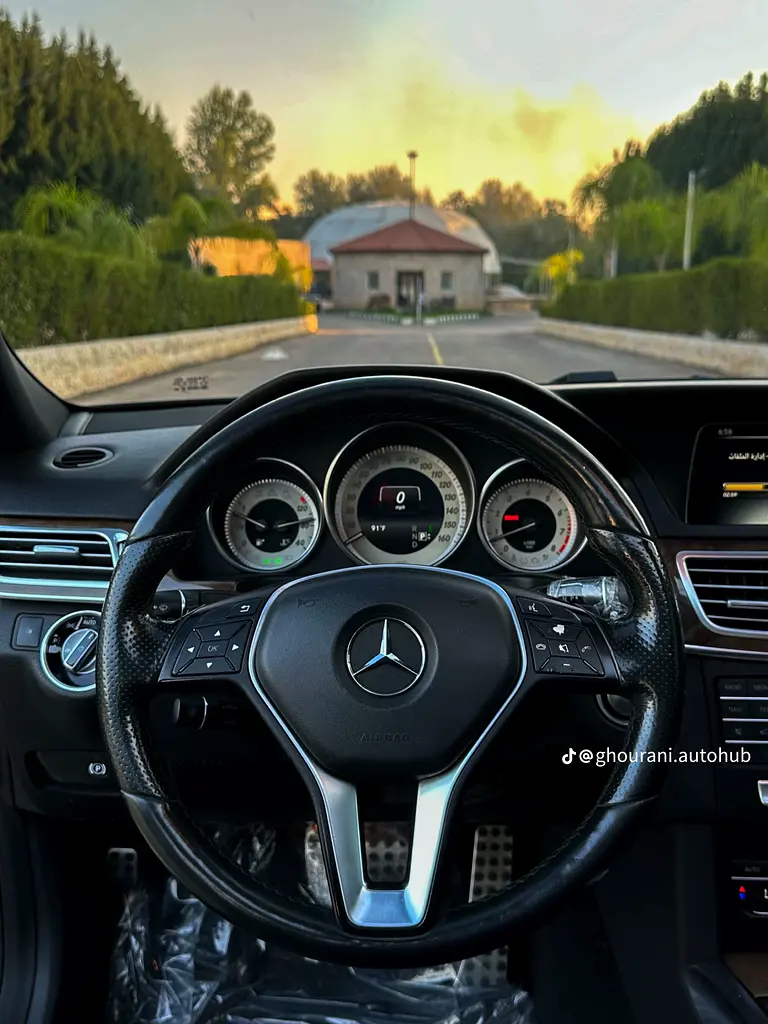 2016 Mercedes-Benz E-Class E 350 - Immaculate Condition - American Specs - Image 11