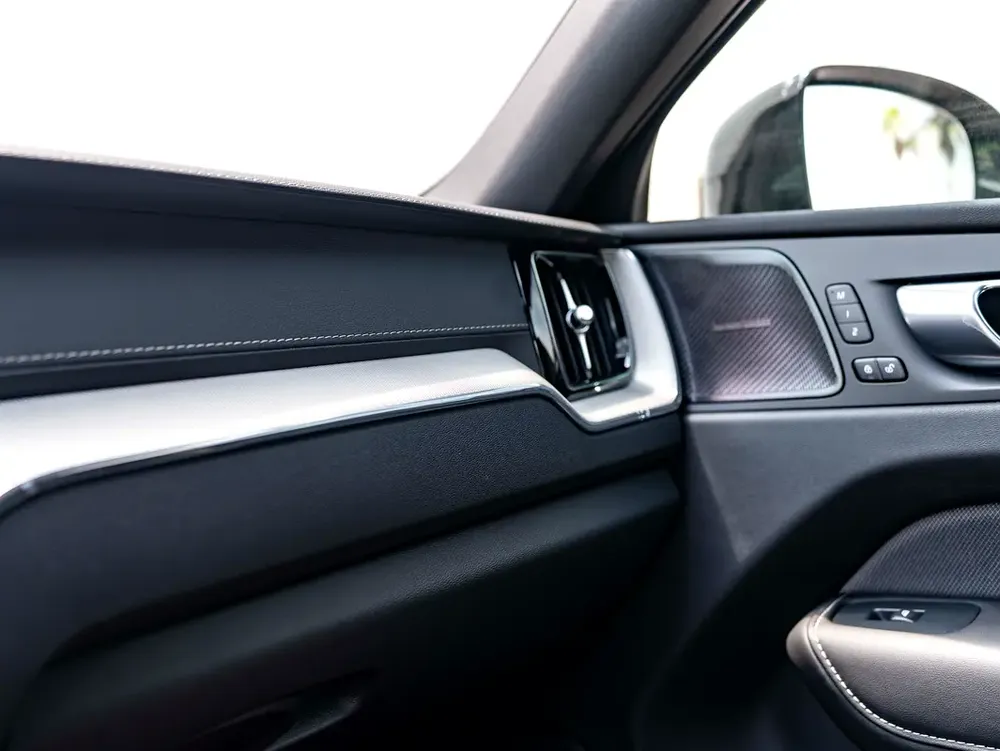 0% DOWN PAYMENT | THE MAY ADVANTAGE | RELIABLE DAILY | XC60 B5 ULTIMATE DARK | WARRANTY - Image 15