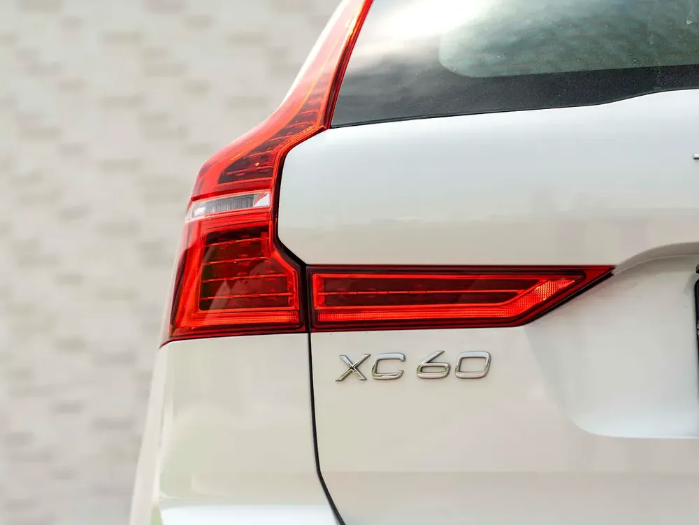 0% DOWN PAYMENT | THE MAY ADVANTAGE | RELIABLE DAILY | XC60 B5 ULTIMATE DARK | WARRANTY - Image 6