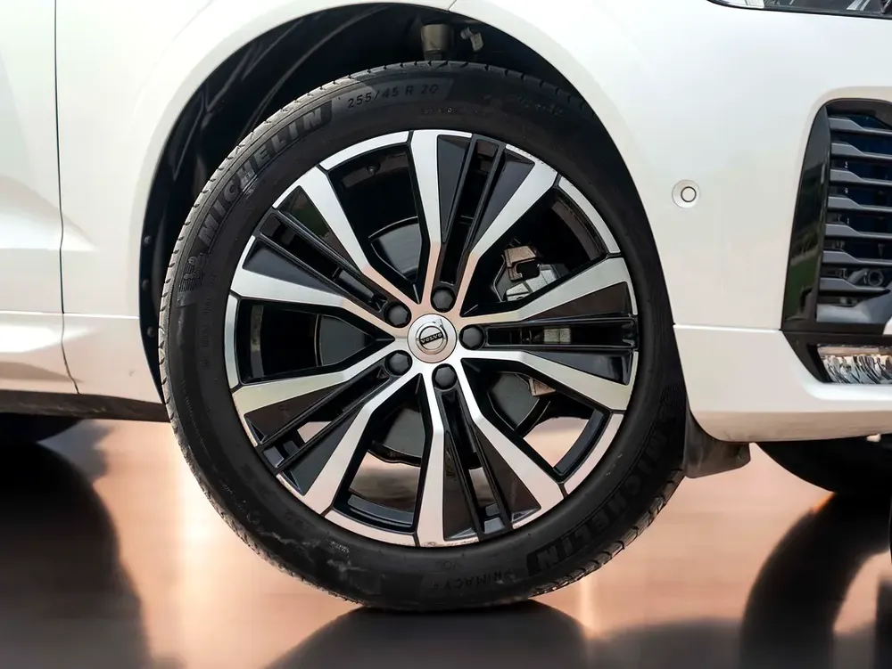 0% DOWN PAYMENT | THE MAY ADVANTAGE | RELIABLE DAILY | XC60 B5 ULTIMATE DARK | WARRANTY - Image 7
