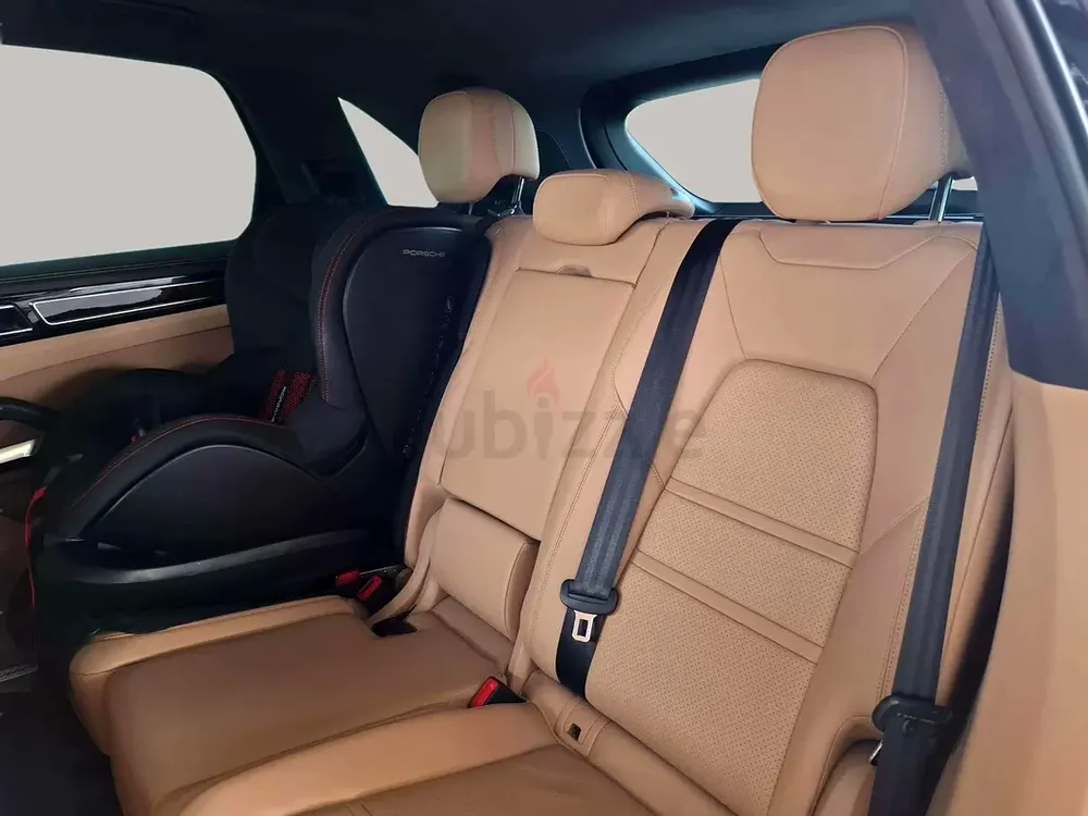 AED 4169/month | 2018 Porsche Cayenne  | GCC Specs | Ref#467623 - Image 12