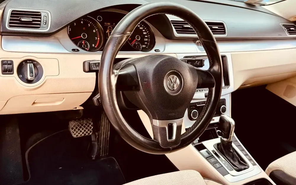 2011 VW CC-GCC-low kilometers- Excellent condition-driving excellent-100% everything ! - Image 12