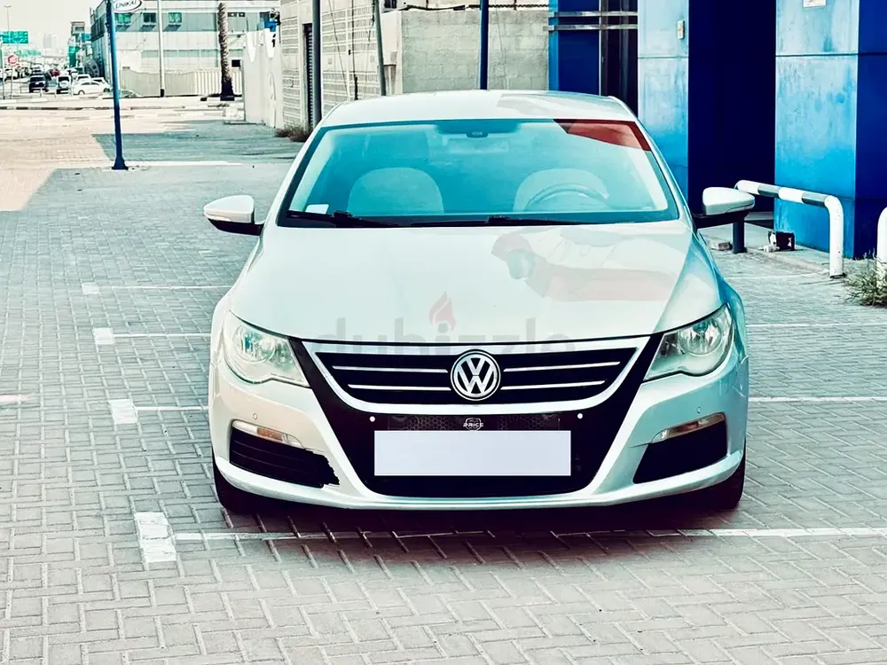 2011 VW CC-GCC-low kilometers- Excellent condition-driving excellent-100% everything ! - Image 5