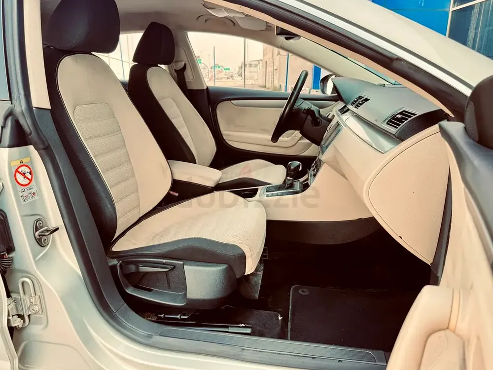 2011 VW CC-GCC-low kilometers- Excellent condition-driving excellent-100% everything ! - Image 8