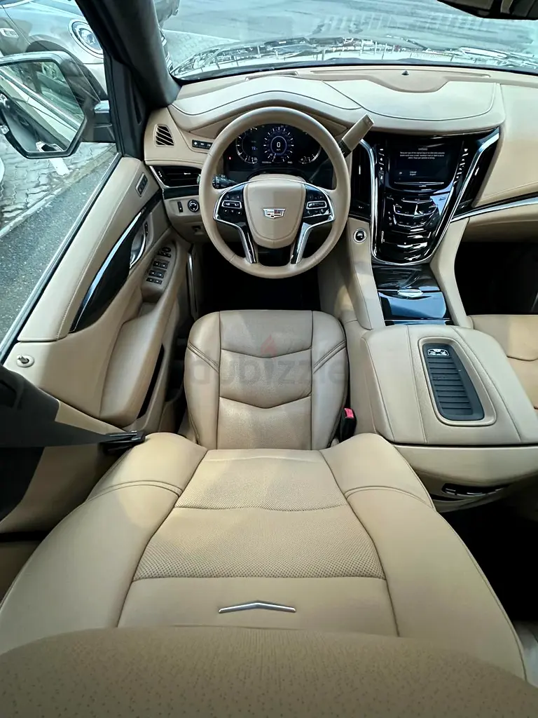 Cadillac Escalade Platinum ESV in excellent condition family car - Image 19
