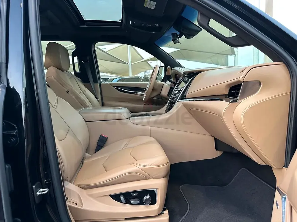 Cadillac Escalade Platinum ESV in excellent condition family car - Image 20