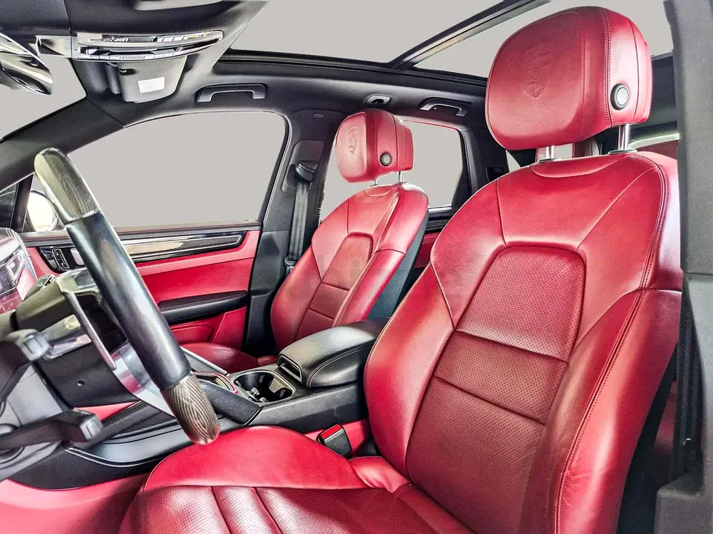 AED 2052/month | 2019 Porsche Cayenne  | GCC Specs | Ref#456079 - Image 12