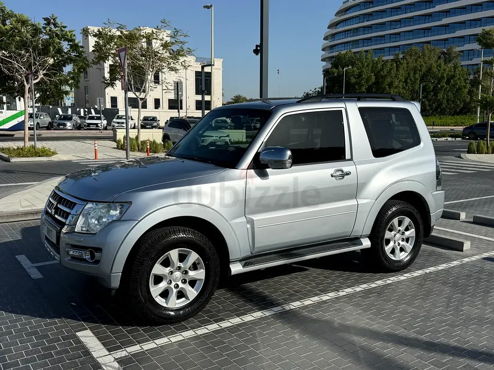 Mitsubishi Pajero GLS 2016 GCC Specs - Image 7