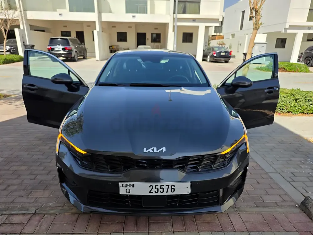 2025 Kia K5 LXS | American Specs | Pristine Condition - Image 9