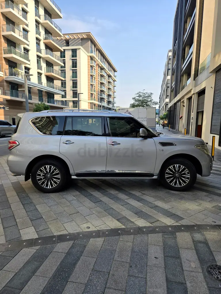 Nissan Patrol LE Platinum 2017 | GCC Specs | Full Service History - Image 4