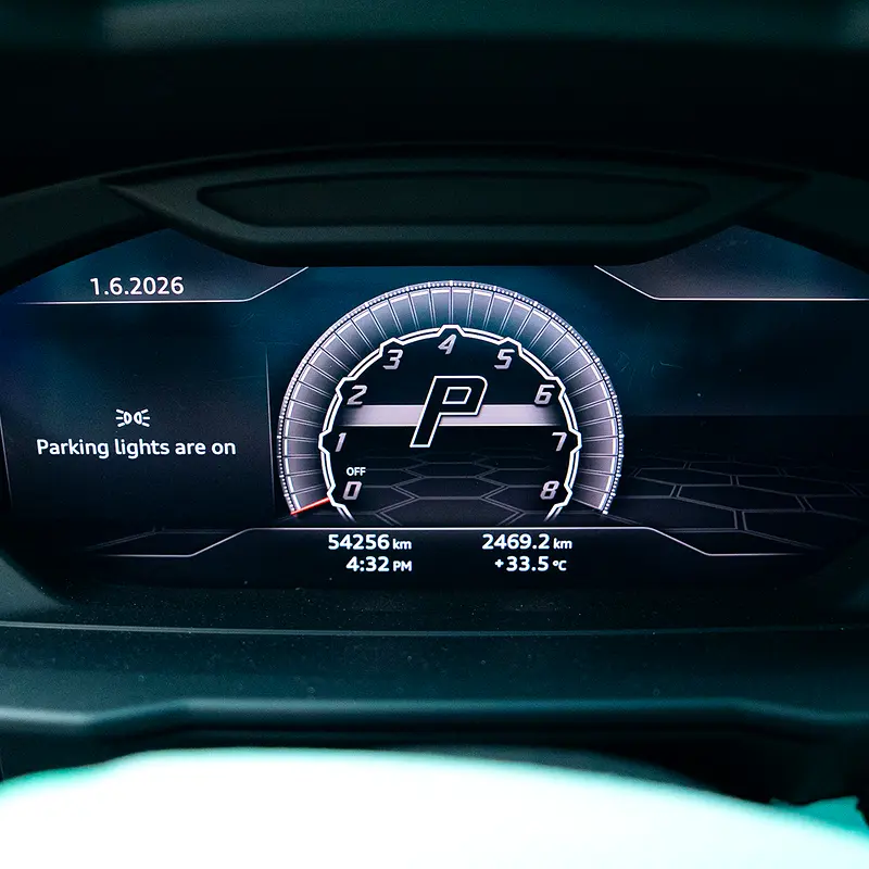 Lamborghini Urus Standard 2019 GCC Specs | Good Condition | Widebody Carbon Kit | - Image 11