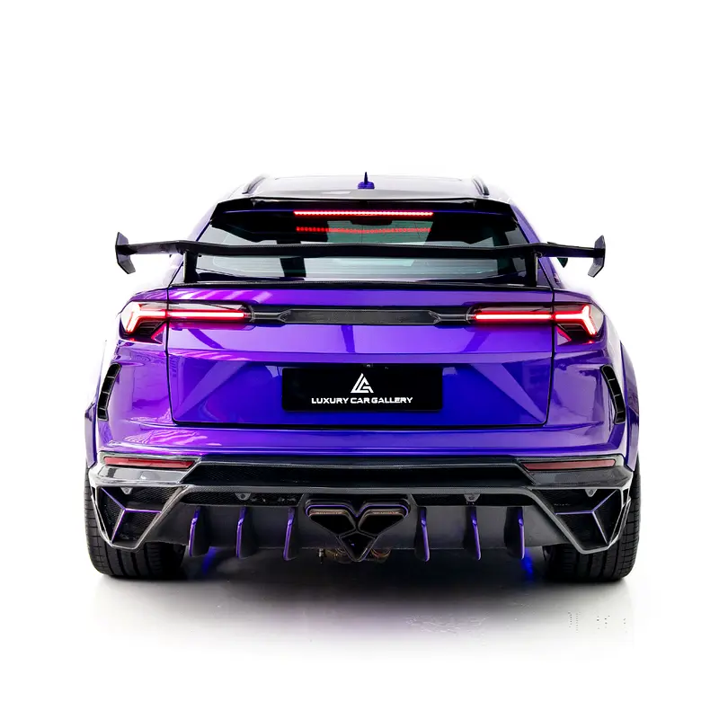 Lamborghini Urus Standard 2019 GCC Specs | Good Condition | Widebody Carbon Kit | - Image 4