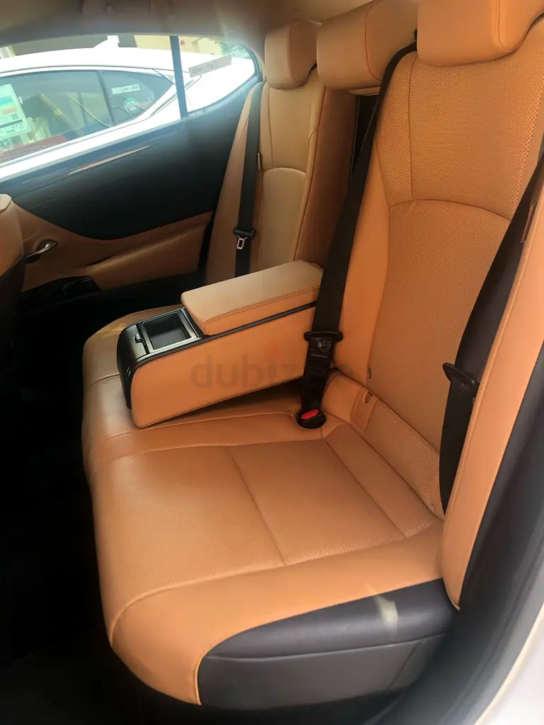 2023 Lexus ES 300h – Luxury Hybrid | Like New | Fuel Efficient - Image 5