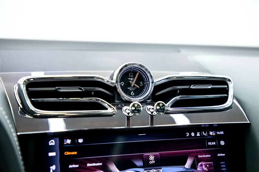 2025 | BENTLEY BENTAYGA AZURE | LWB FIRST EDITION | GCC | WITH WARRANTY AND SERVICE AL HABTOOR - Image 10