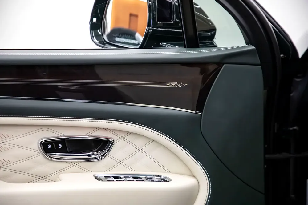 2025 | BENTLEY BENTAYGA AZURE | LWB FIRST EDITION | GCC | WITH WARRANTY AND SERVICE AL HABTOOR - Image 12