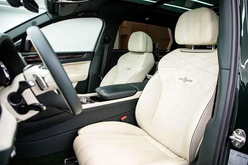 2025 | BENTLEY BENTAYGA AZURE | LWB FIRST EDITION | GCC | WITH WARRANTY AND SERVICE AL HABTOOR - Image 13