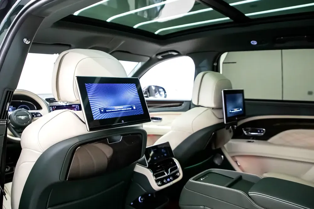 2025 | BENTLEY BENTAYGA AZURE | LWB FIRST EDITION | GCC | WITH WARRANTY AND SERVICE AL HABTOOR - Image 14
