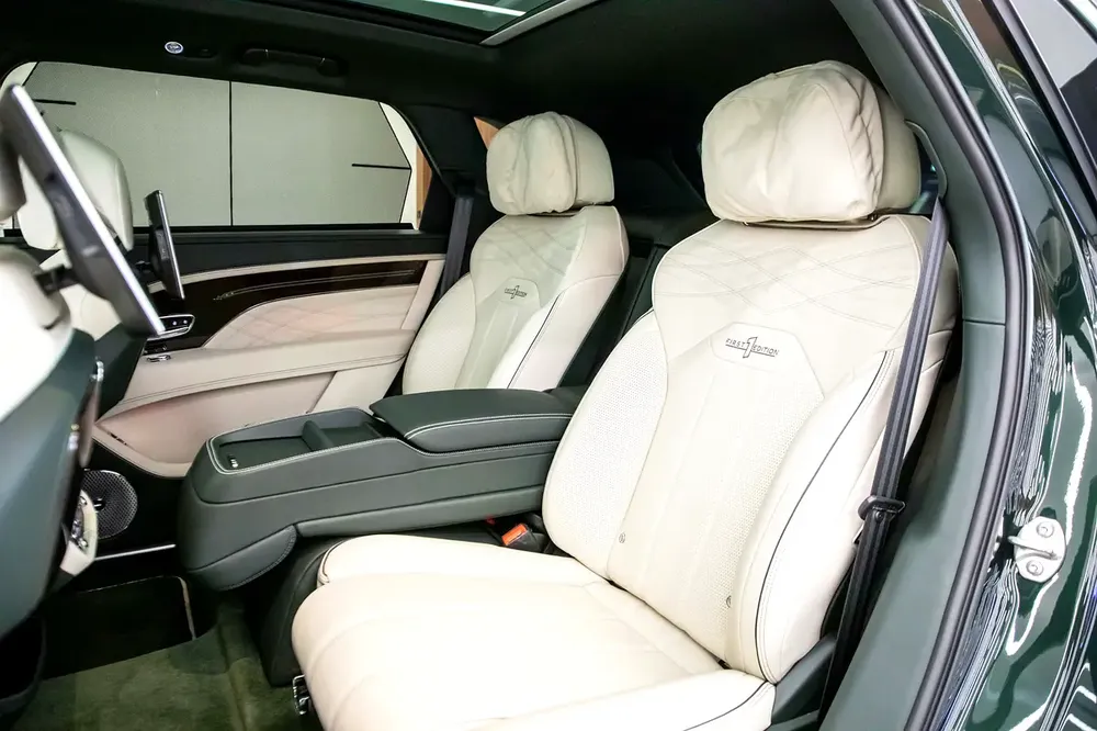 2025 | BENTLEY BENTAYGA AZURE | LWB FIRST EDITION | GCC | WITH WARRANTY AND SERVICE AL HABTOOR - Image 15